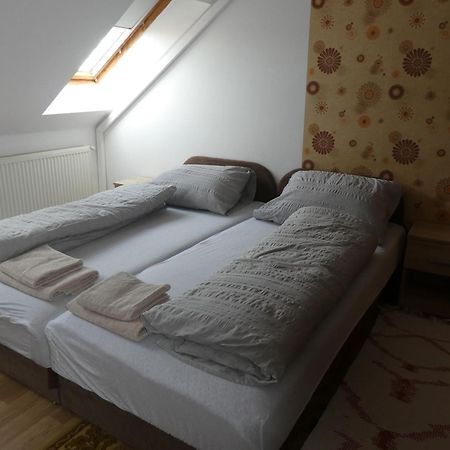 Halasi Szallashely Apartamento Hajdúszoboszló Exterior foto